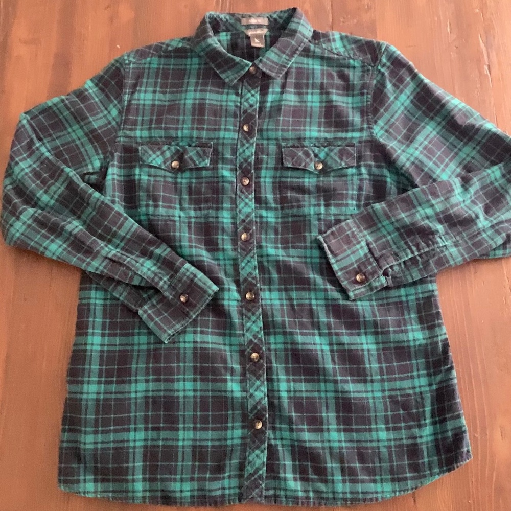 Eddie Bauer Women’s L Classic Fit 100% Cotton Green Black Plaid Flannel Button-U